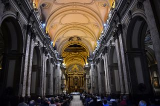 03 Pews, Ceiling, Main Altar Catedral Metropolitana Metropolitan Cathedral Buenos Aires.jpg